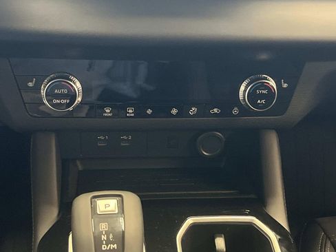 New 2026 Mitsubishi Outlander SE image 23