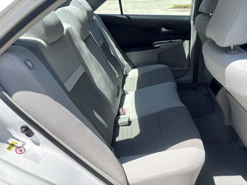Used 2012 Toyota Camry LE FWD image 13