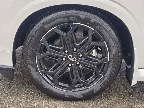 New 2026 INFINITI QX80 SPORT w/ Sport Exterior Package image 11