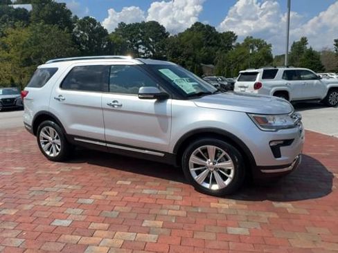Used 2019 Ford Explorer Limited w/ Class III Trailer Tow Package FWD image 4