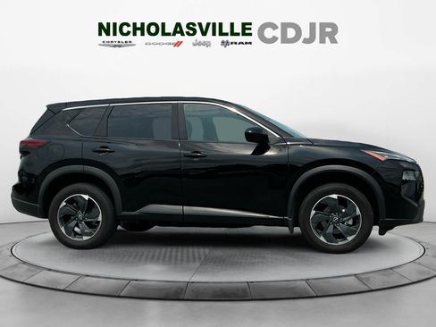 Used 2025 Nissan Rogue SV AWD/4WD image 6