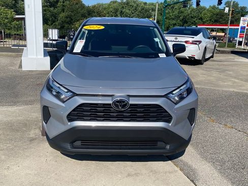 Used 2024 Toyota RAV4 LE FWD image 19
