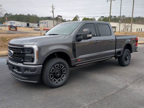 Used 2025 Ford F250 Platinum AWD/4WD image 10