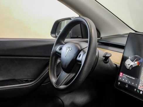 Used 2021 Tesla Model Y 2WD image 21