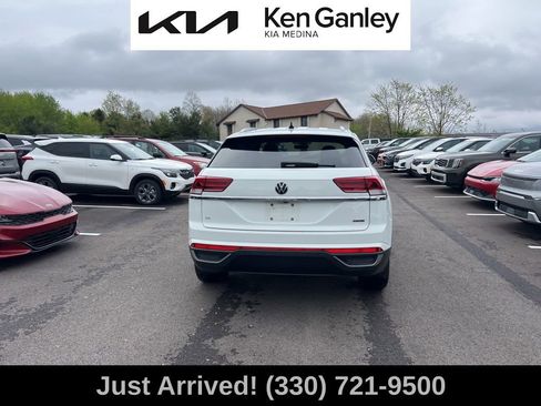 Used 2022 Volkswagen Atlas Cross Sport SE AWD/4WD image 6
