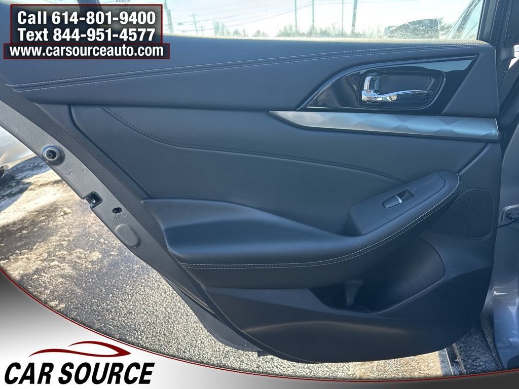 Used 2023 Nissan Maxima SL FWD image 34