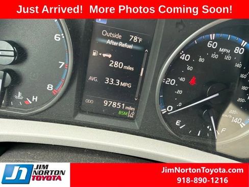 Used 2018 Toyota RAV4 XLE w/ Plus Extra Value Package FWD image 9