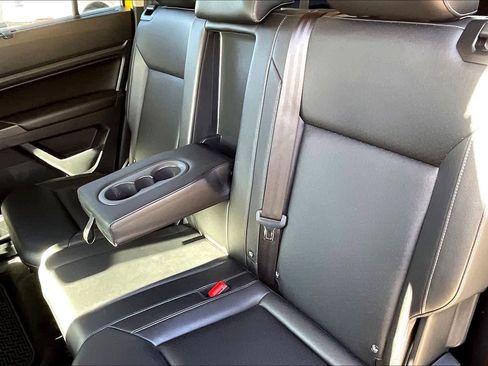 Used 2018 Volkswagen Atlas SE image 17