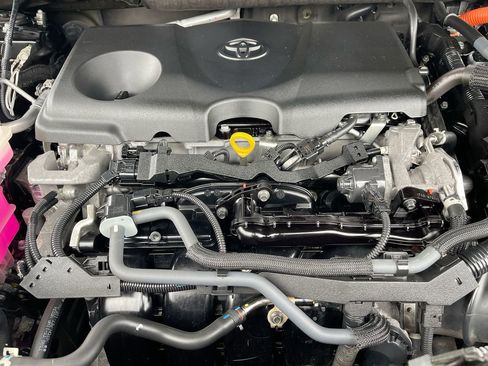 Certified 2022 Toyota Venza LE AWD/4WD image 17