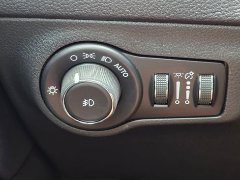 Used 2018 Jeep Compass Trailhawk w/ Leather Interior Group AWD/4WD image 22