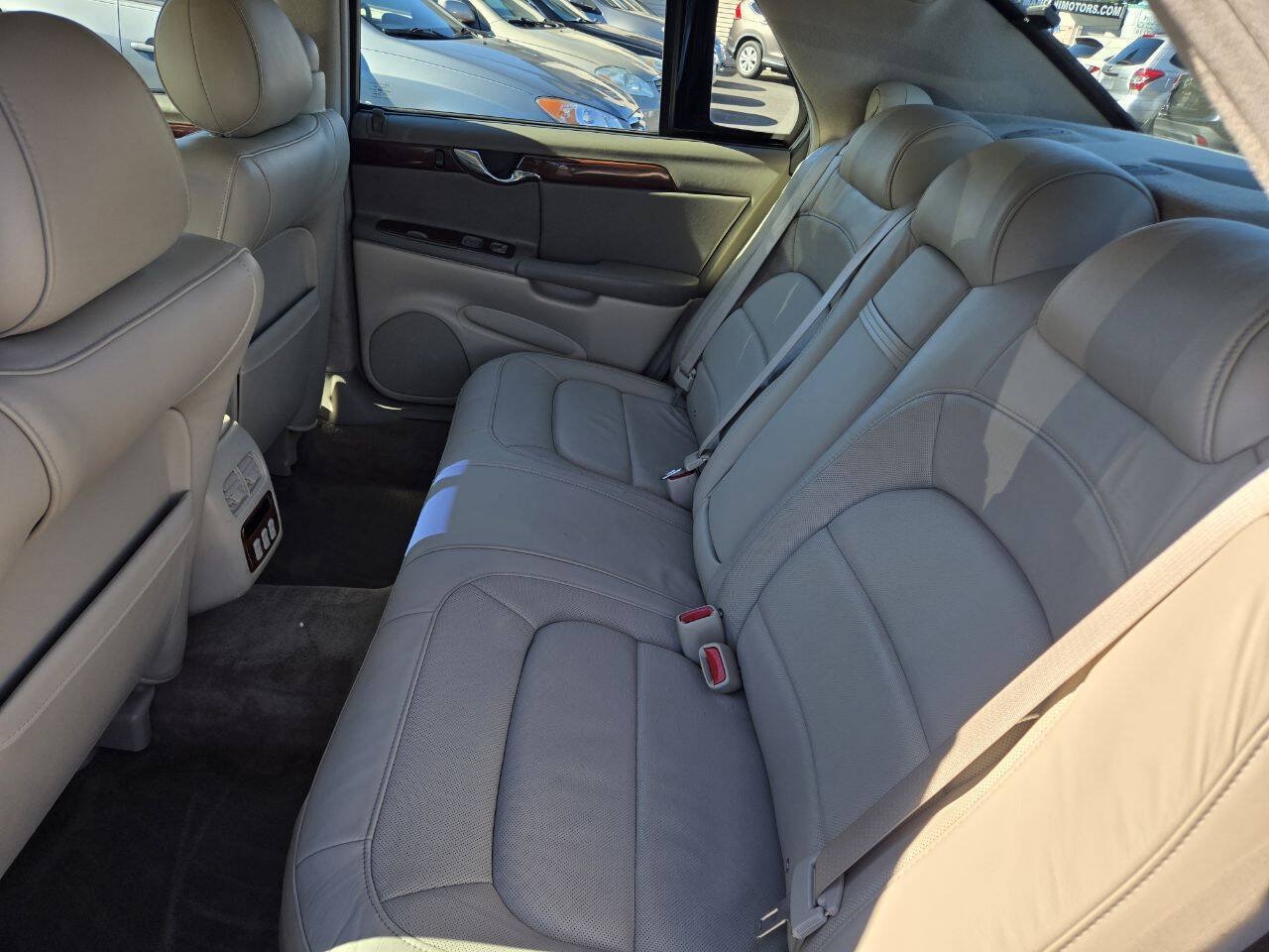 Used 2004 Cadillac De Ville w/ Equipment Group FWD image 24