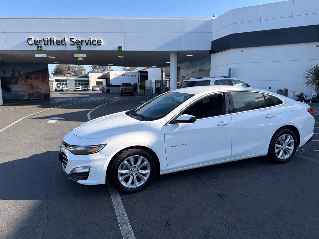 Used 2024 Chevrolet Malibu LT FWD image 1