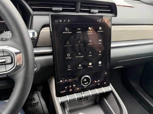 Used 2025 GMC Terrain Elevation image 28