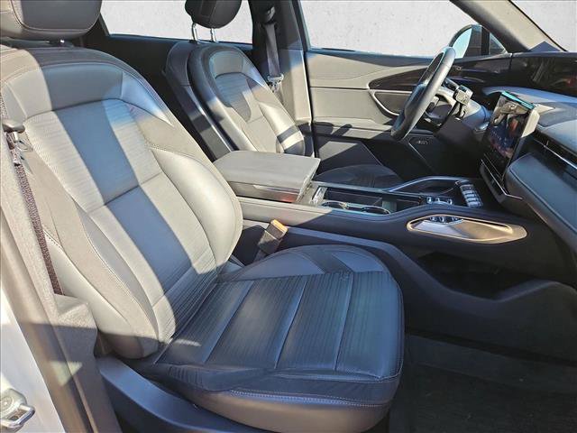 Used 2024 Lincoln Nautilus Reserve w/ Equipment Group 202A AWD/4WD image 23