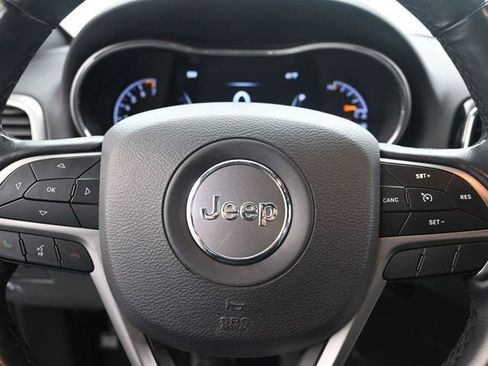 Used 2020 Jeep Grand Cherokee Altitude image 12