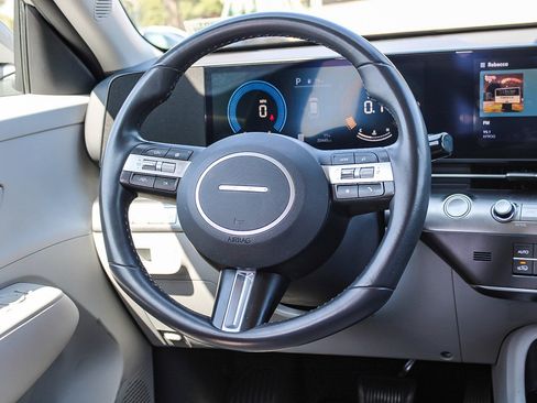 Used 2024 Hyundai Kona SEL AWD/4WD image 18