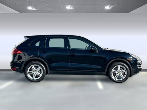 Used 2014 Porsche Cayenne Platinum Edition image 7