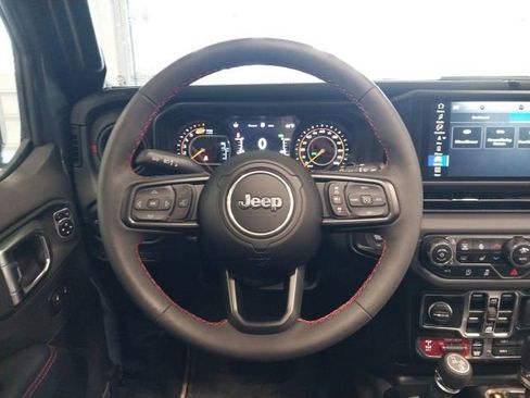 Used 2024 Jeep Wrangler Unlimited Rubicon image 14