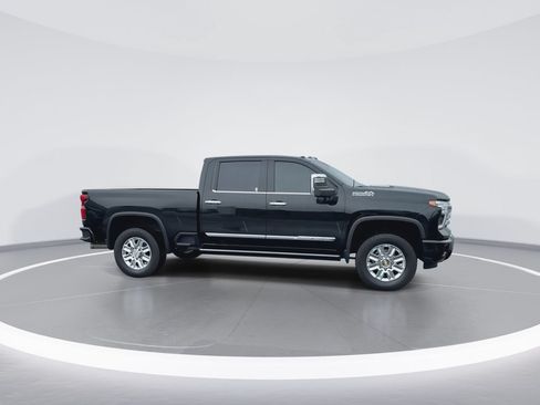 Used 2024 Chevrolet Silverado 2500 High Country AWD/4WD image 9