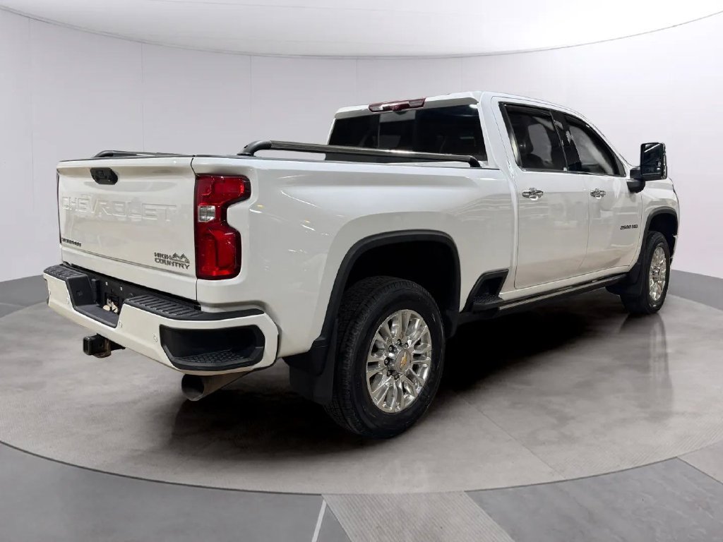 Used 2023 Chevrolet Silverado 2500 High Country w/ Z71 Off-Road Package AWD/4WD image 3