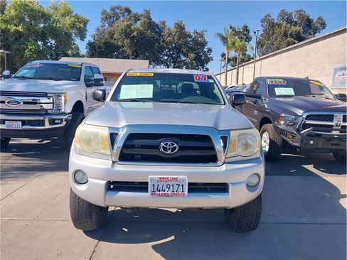 Used 2007 Toyota Tacoma PreRunner w/ TRD Off-Road Pkg #1 RWD image 2