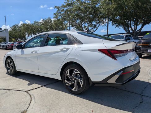 Used 2025 Hyundai Elantra Sport FWD image 24