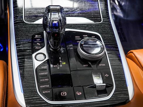 Used 2022 BMW X7 M50i w/ Executive Package image 21