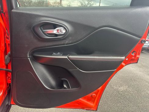 Used 2021 Jeep Cherokee Trailhawk w/ Sun, Sound & Nav Group image 24