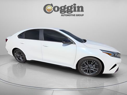 Used 2022 Kia Forte GT-Line w/ GT-Line Premium Package image 14
