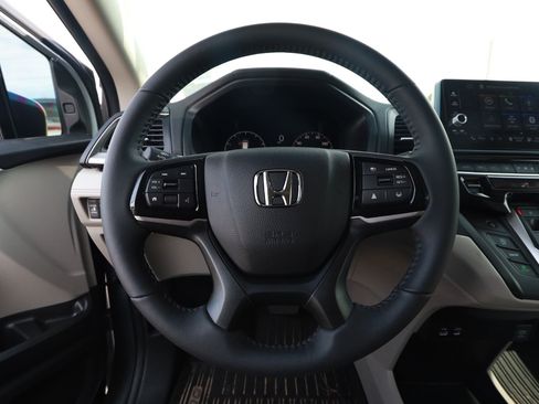 Used 2026 Honda Odyssey EX-L image 9