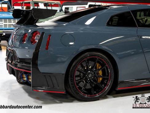 Used 2024 Nissan GT-R NISMO w/ NISMO Appearance Package image 39