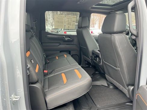 Used 2025 GMC Sierra 1500 AT4 w/ AT4 Premium Package image 28
