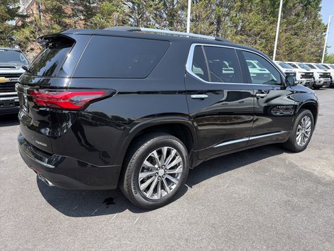 Used 2023 Chevrolet Traverse Premier AWD/4WD image 10