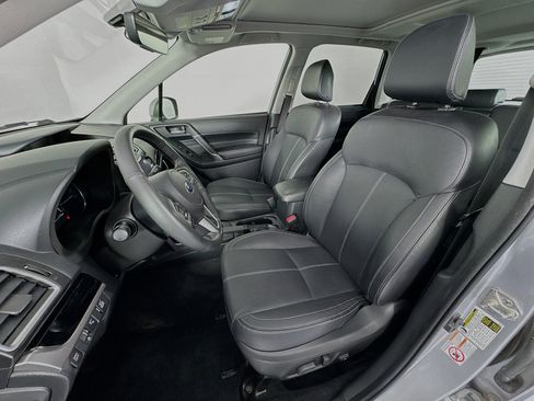 Used 2018 Subaru Forester 2.5i Touring AWD/4WD image 22