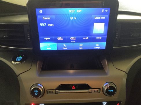 Used 2021 Ford Explorer XLT w/ Equipment Group 202A AWD/4WD image 25