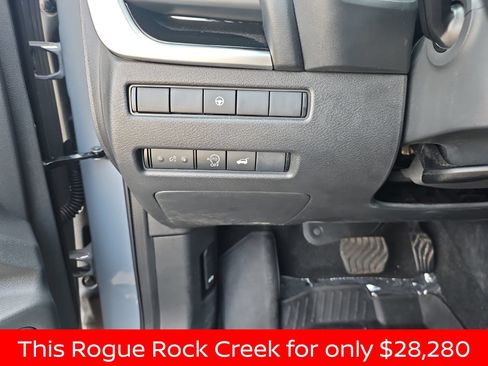 Used 2025 Nissan Rogue SV AWD/4WD image 26