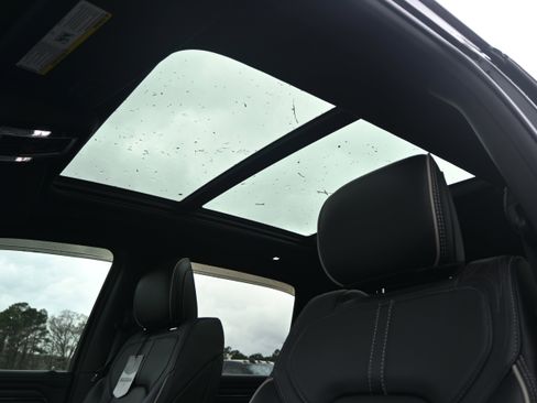 Used 2022 RAM 1500 Limited image 9