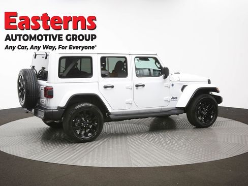 Used 2025 Jeep Wrangler Unlimited Sahara AWD/4WD image 42