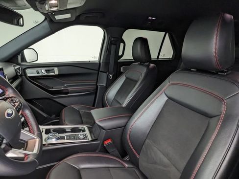 Certified 2023 Ford Explorer ST-Line AWD/4WD image 2