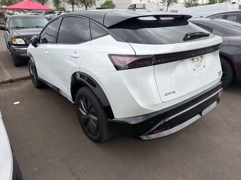 Used 2023 Nissan Ariya AWD image 3