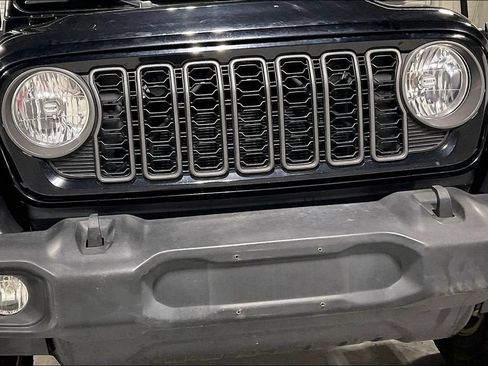 Used 2024 Jeep Wrangler Unlimited Sport AWD/4WD image 34