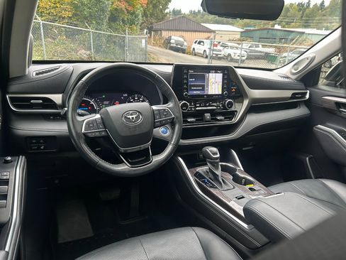Used 2020 Toyota Highlander Limited image 15