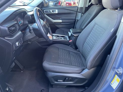 Used 2021 Ford Explorer XLT image 24