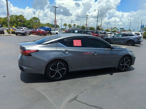 Certified 2023 Nissan Altima 2.5 SR FWD image 5