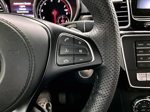 Used 2017 Mercedes-Benz GLS 450 4MATIC image 25