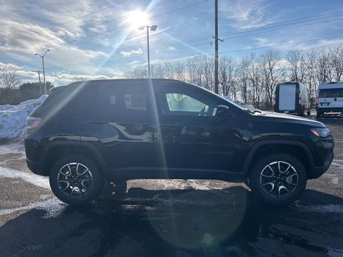 New 2026 Jeep Compass Trailhawk image 8