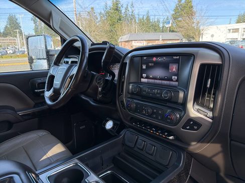 Used 2015 GMC Sierra 3500 Denali w/ Duramax Plus Package image 20