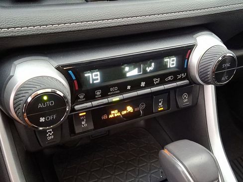 Used 2023 Toyota RAV4 XLE Premium image 16