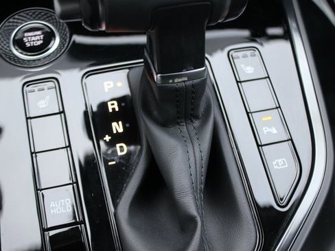 Used 2023 Kia Niro EX image 9