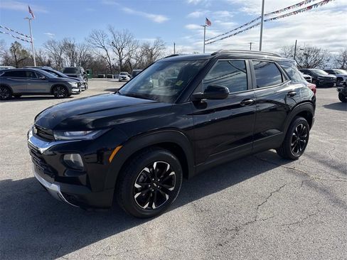 Used 2022 Chevrolet TrailBlazer LT w/ Confidence II Package image 2